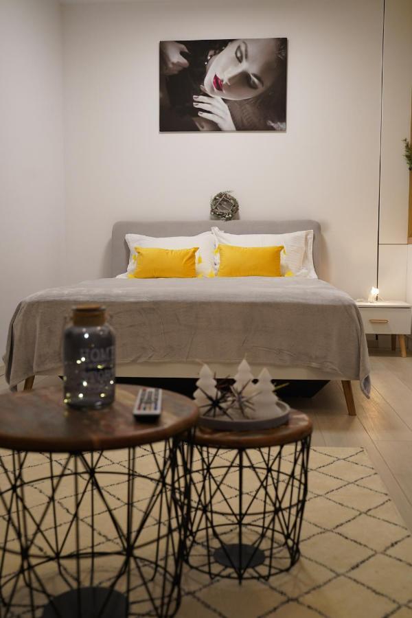 Gio Home C13 Bukares Bagian luar foto