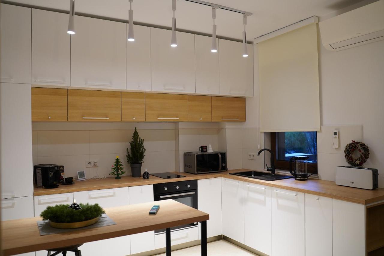 Gio Home C13 Bukares Bagian luar foto